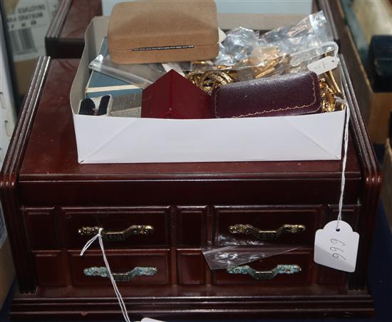 A quantity of assorted costume jewellery, in two boxes.